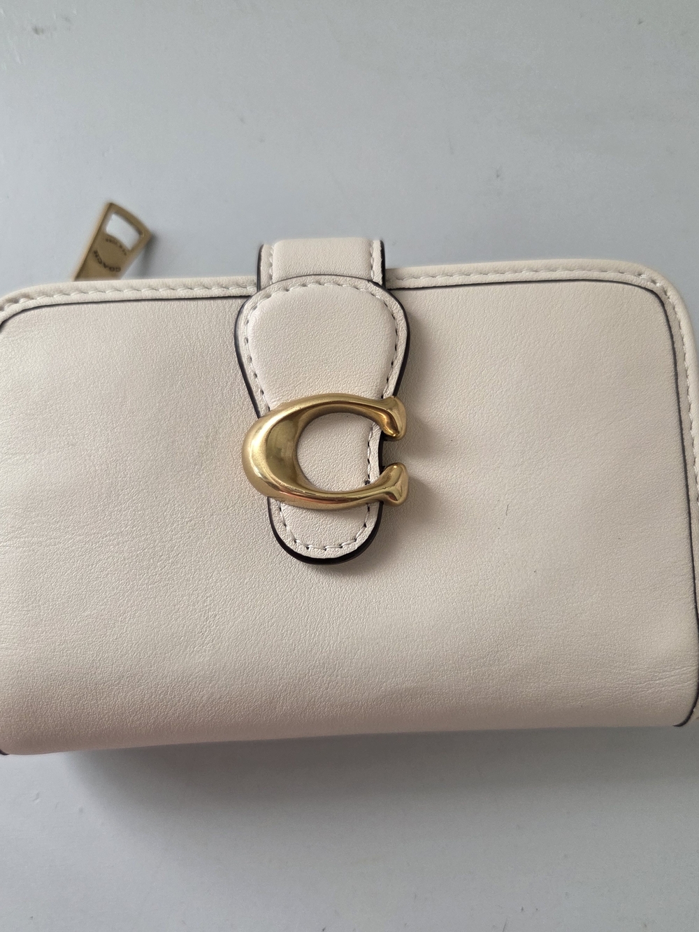 Coach Tabby Leather Wallet In Chalk